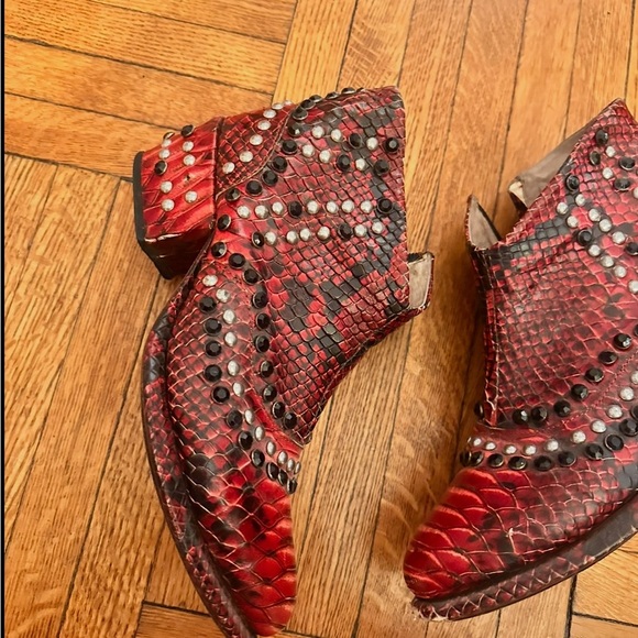 Free people chasing cowboys snakeskin red studded gem western ankle boot 39 - Picture 4 of 8